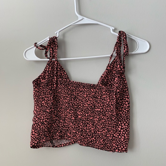 Self Tie Sleeve Crop Top - Picture 4 of 5